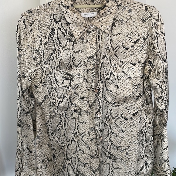 Equipment France - 100% Silk Designer Blouse - Small - Picture 2 of 8